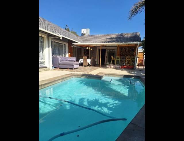 3 BEDROOM HOUSE FOR SALE IN ALBEMARLE